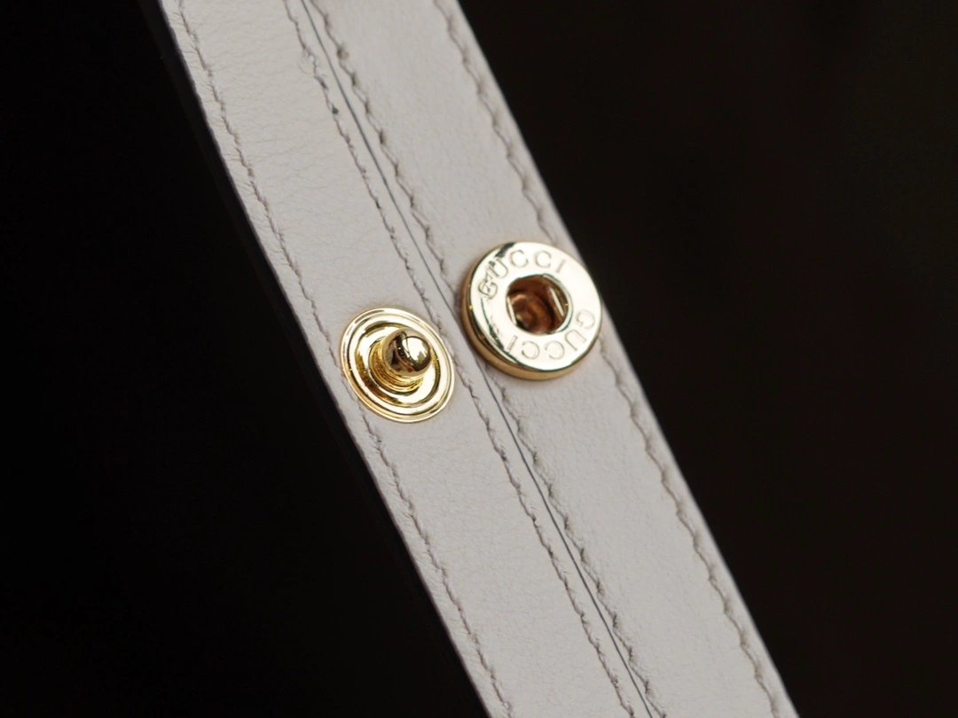 MOMO-- 699268 UXX0G 9022 699268-UXX0G-9022 high quality version item：C-B461H1119Q