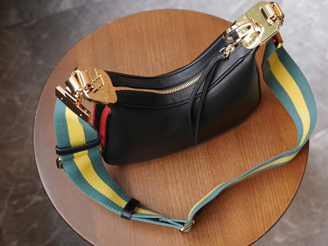 MOMO-- 699409-UXWBG-1037 high quality version item：C-B461H1620Q