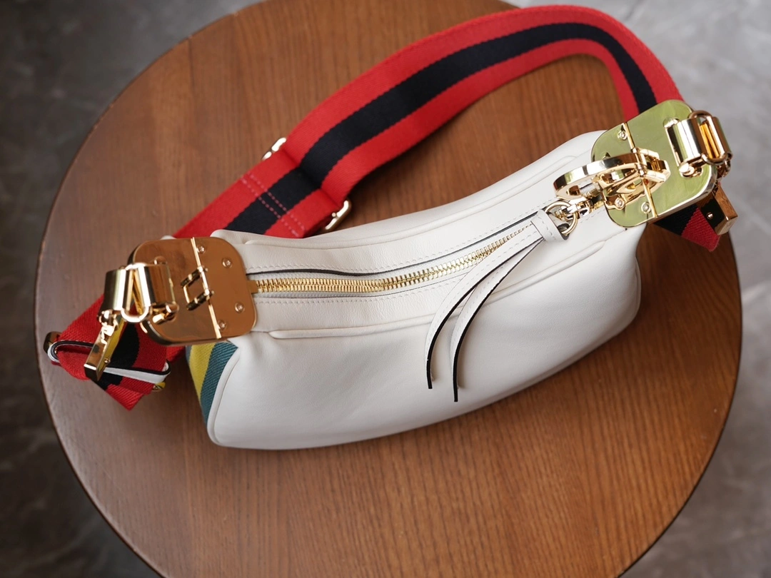 MOMO-- 699409-UXWBG-9109 high quality version item：C-B461H1622Q