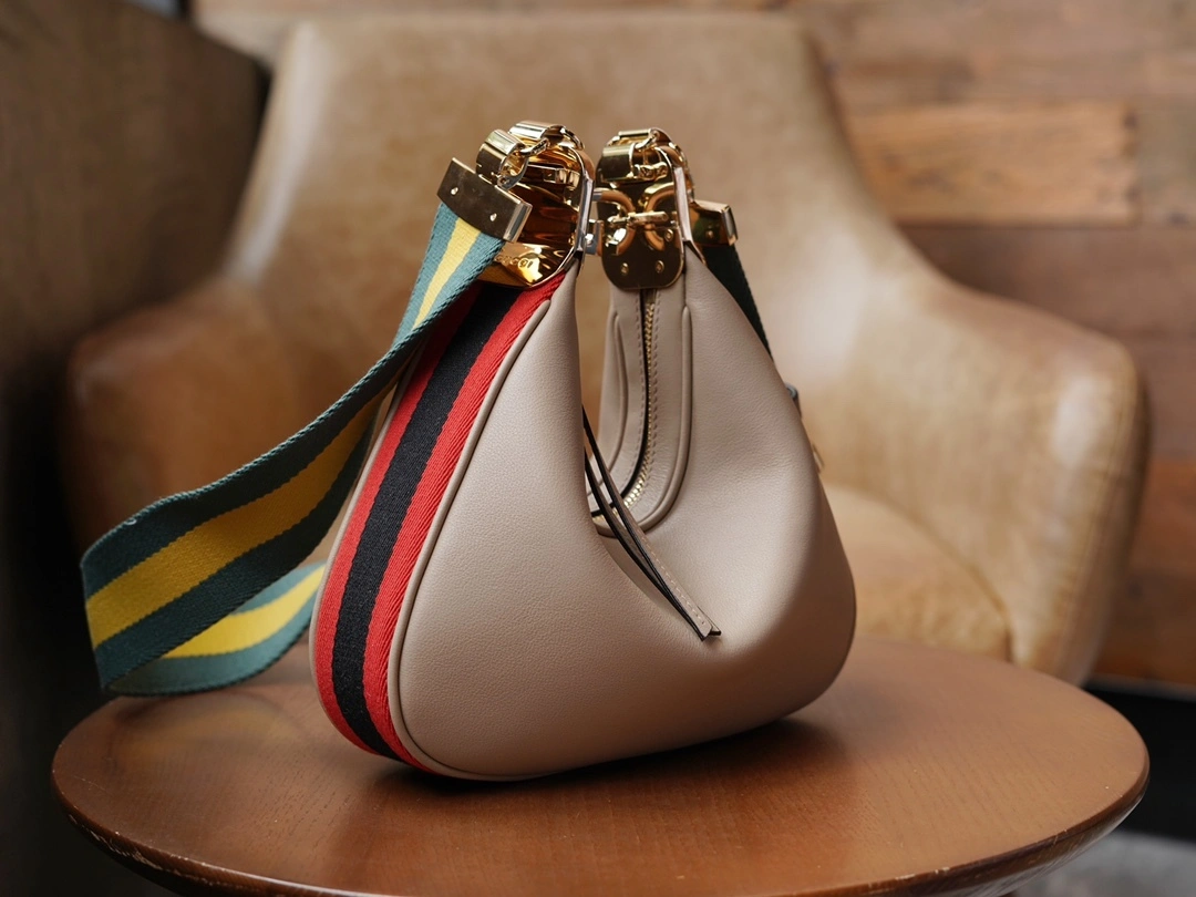 MOMO-- 699409-UXWBG-9360 high quality version item：C-B461H1621Q