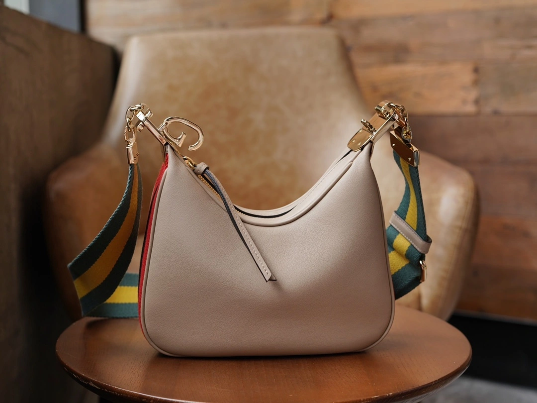 MOMO-- 699409-UXWBG-9360 high quality version item：C-B461H1621Q