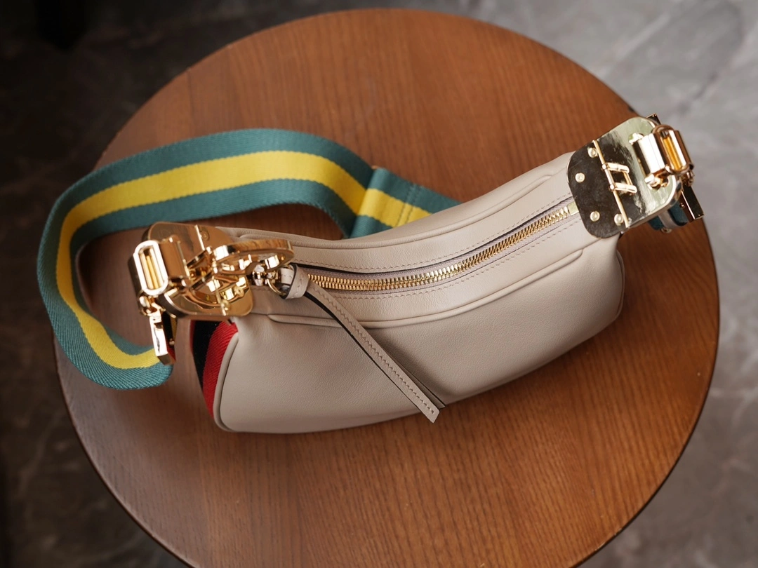 MOMO-- 699409-UXWBG-9360 high quality version item：C-B461H1621Q