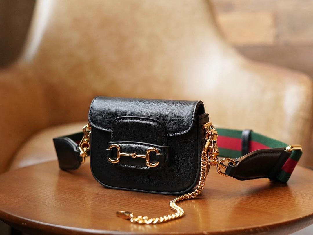 MOMO-- 699760-18YSG-1060 item：C-B461H1124Q