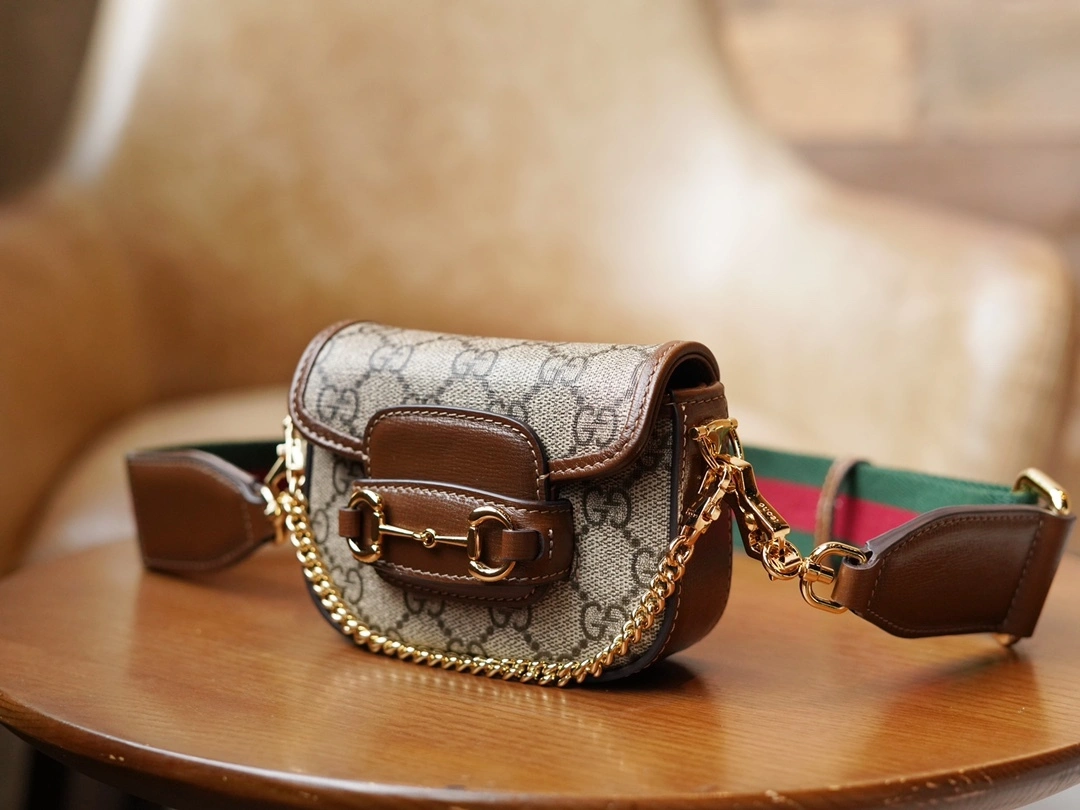 MOMO-- 699760-HUHHG-8565 item：C-B461H1125Q
