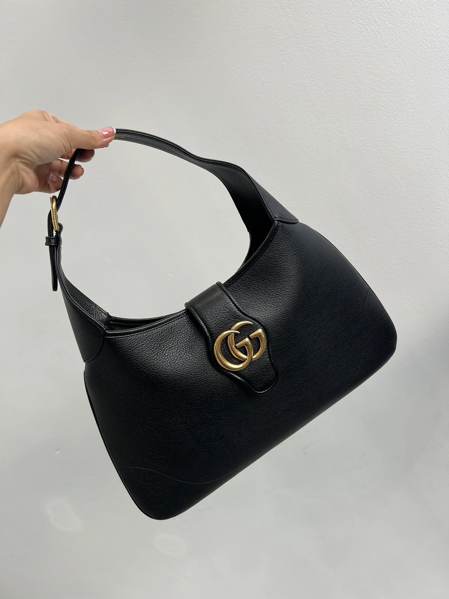 MOMO-- 6u33i 726127-4AAA9-F100 A Phrodife Calfskin item:D-B432F2069