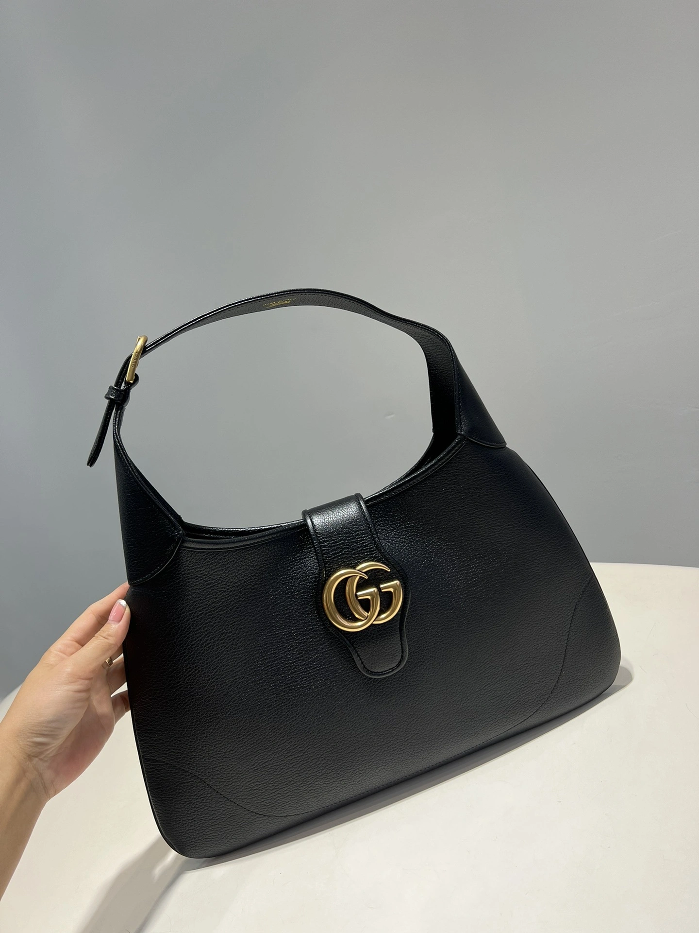 MOMO-- 6u33i 726127-4AAA9-F100 A Phrodife Calfskin item:D-B432F2069