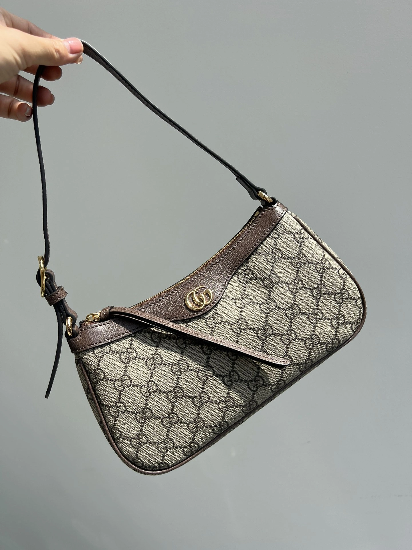 MOMO-- 6u33i 735145-KAAAD-8358 O Phidia cowhide item:D-B432F2074