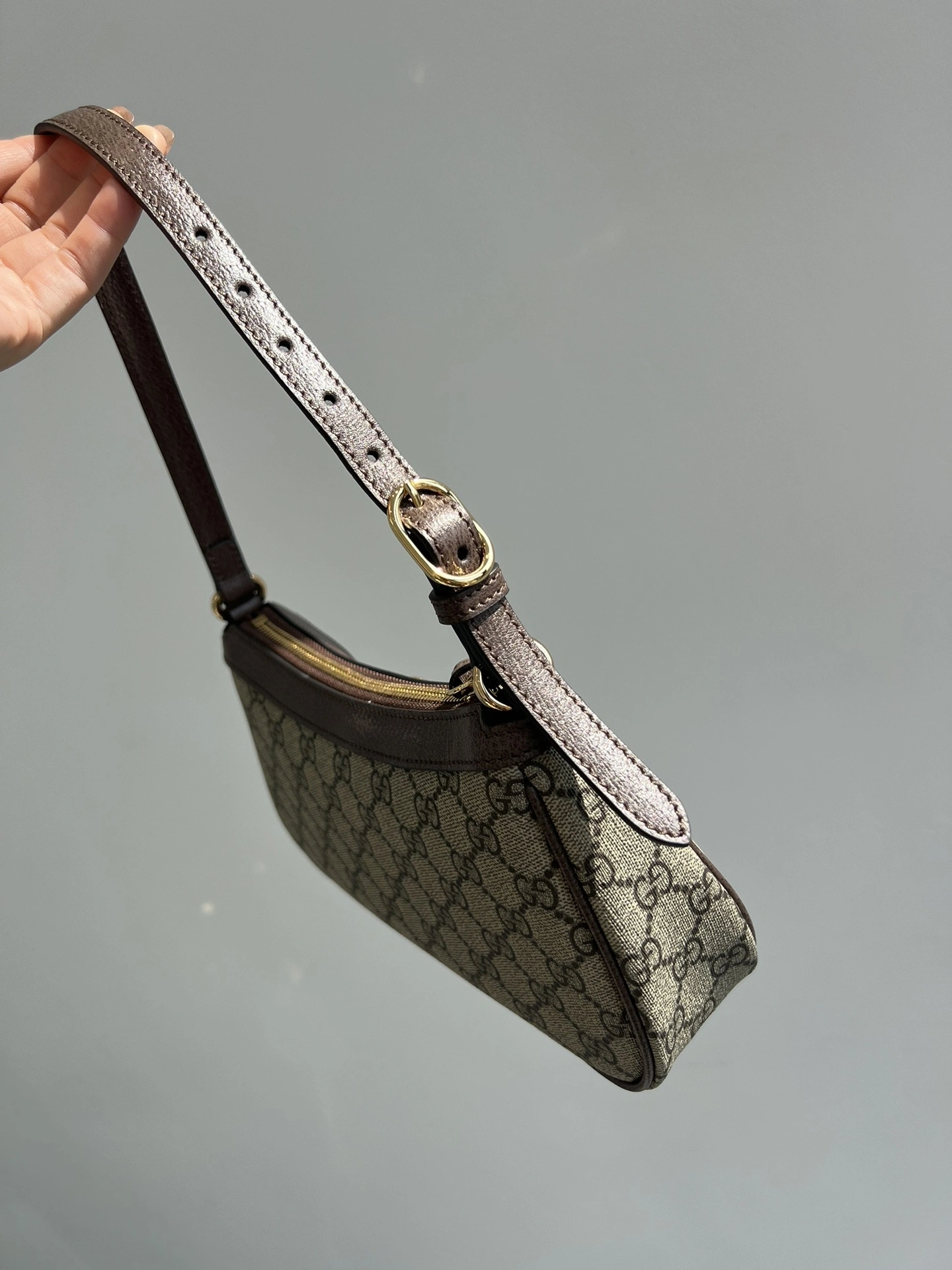 MOMO-- 6u33i 735145-KAAAD-8358 O Phidia cowhide item:D-B432F2074