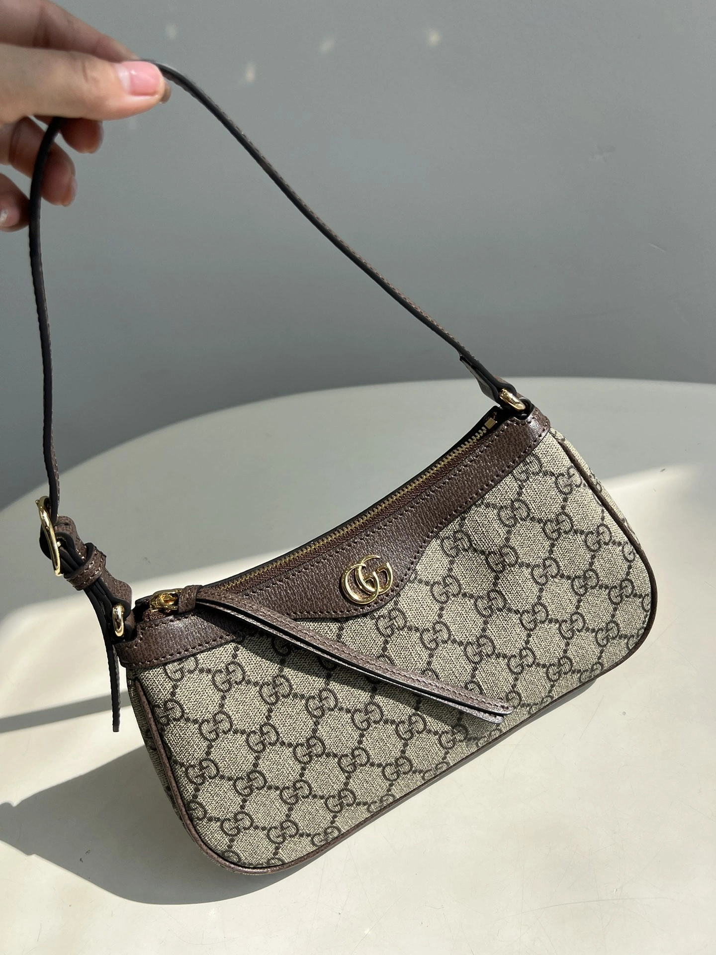 MOMO-- 6u33i 735145-KAAAD-8358 O Phidia cowhide item:D-B432F2074