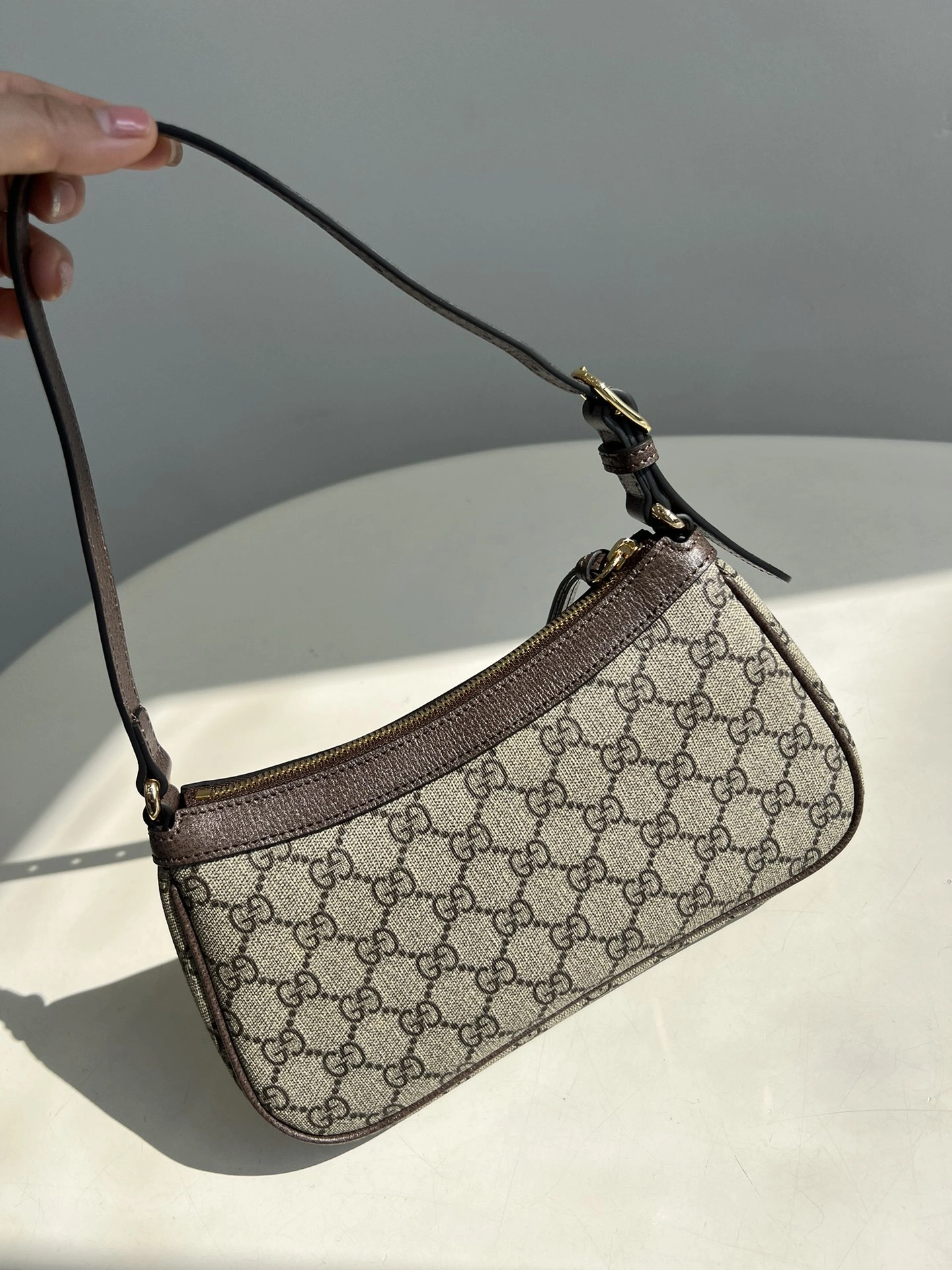 MOMO-- 6u33i 735145-KAAAD-8358 O Phidia cowhide item:D-B432F2074