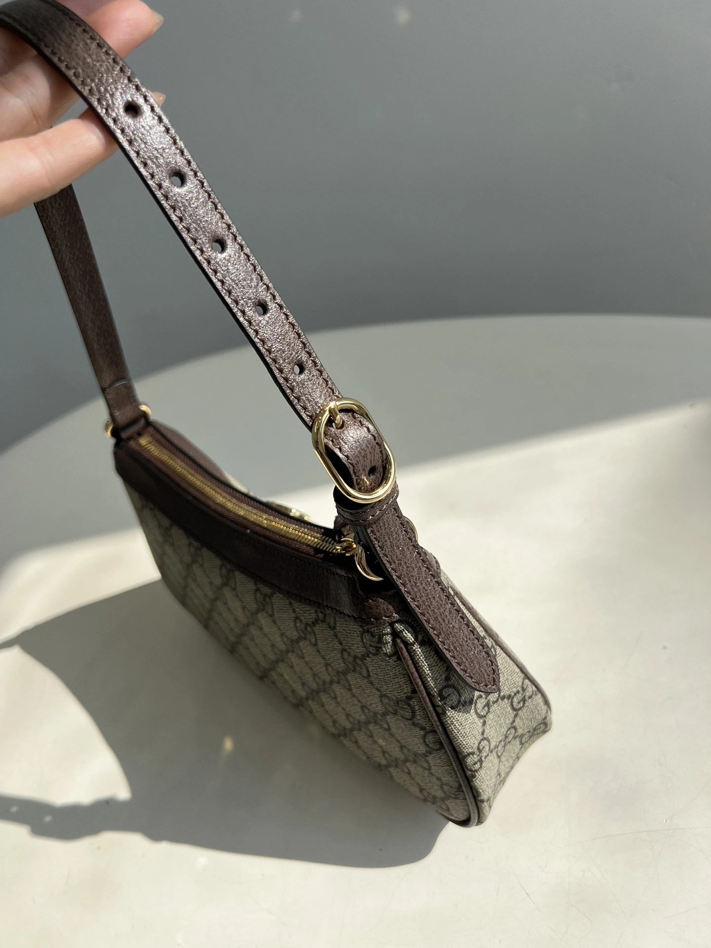 MOMO-- 6u33i 735145-KAAAD-8358 O Phidia cowhide item:D-B432F2074