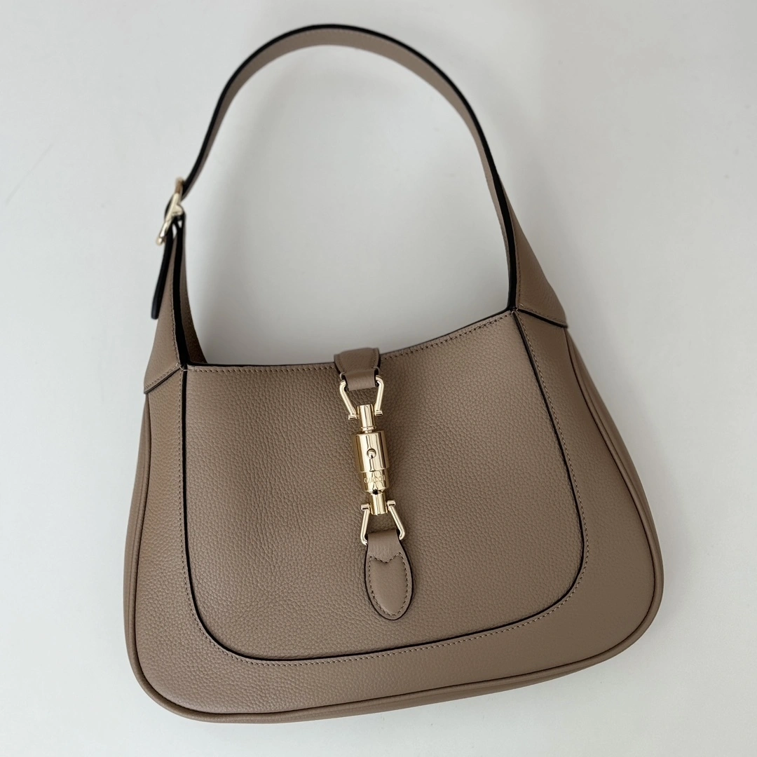 MOMO-- 6u33i 810232 AAD5V 1541 high quality version item:D-B063K2769