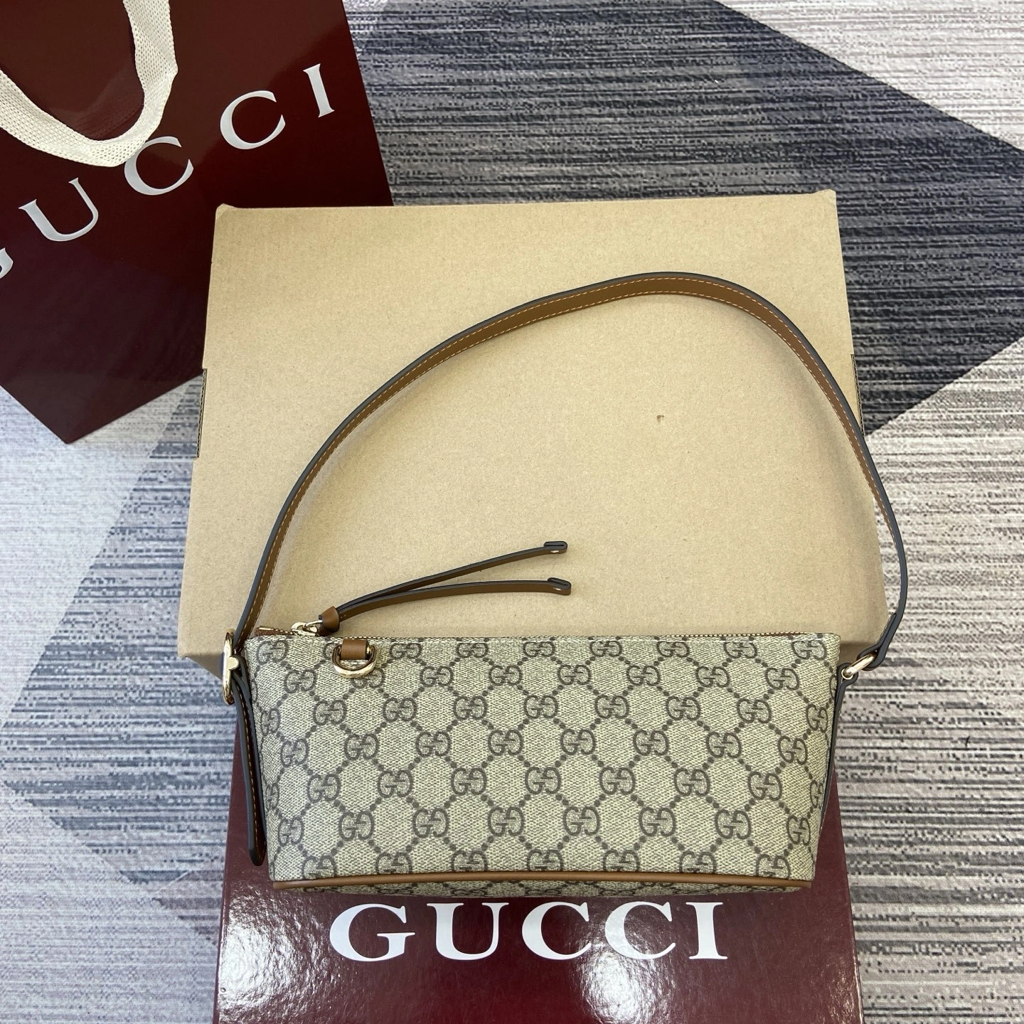 MOMO-- 6u33i 847281-FAEUC-9758 high quality version GG Emblem item:E-B815K1920