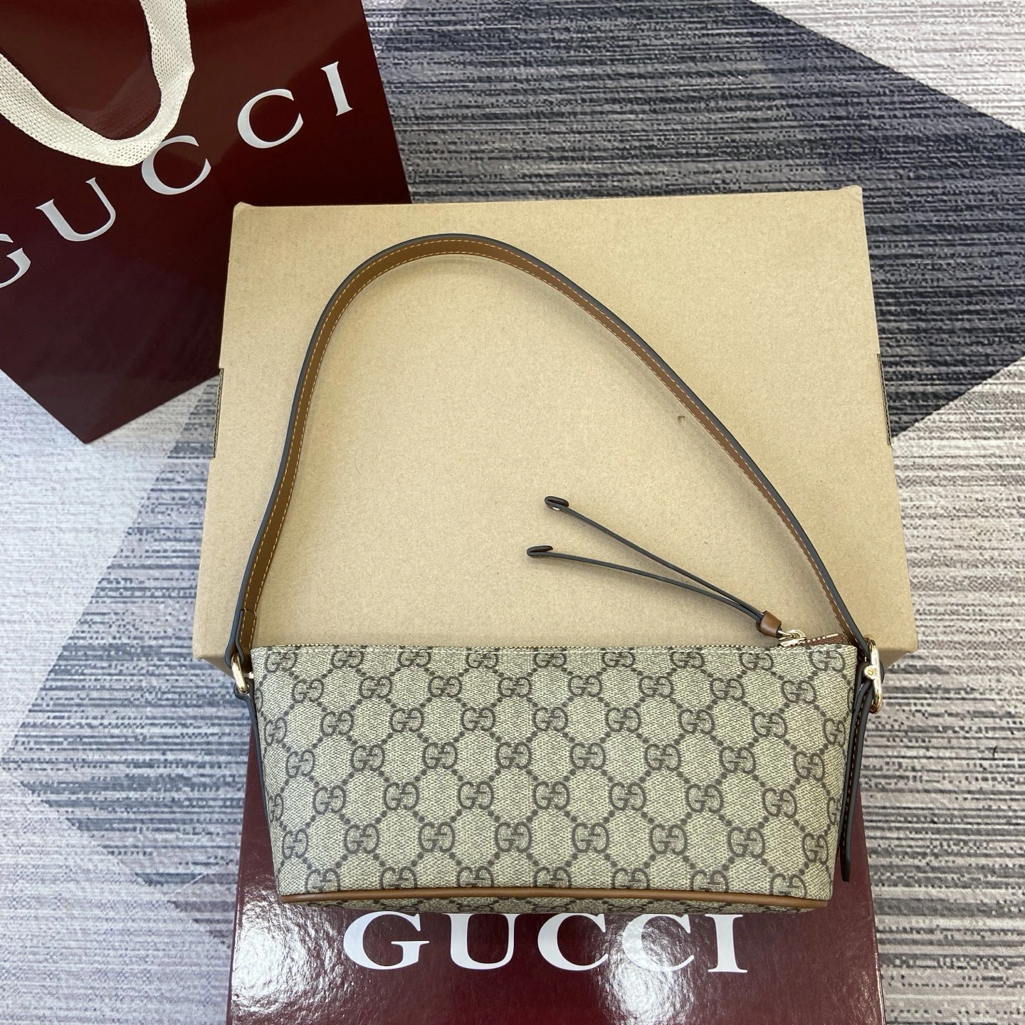 MOMO-- 6u33i 847281-FAEUC-9758 high quality version GG Emblem item:E-B815K1920