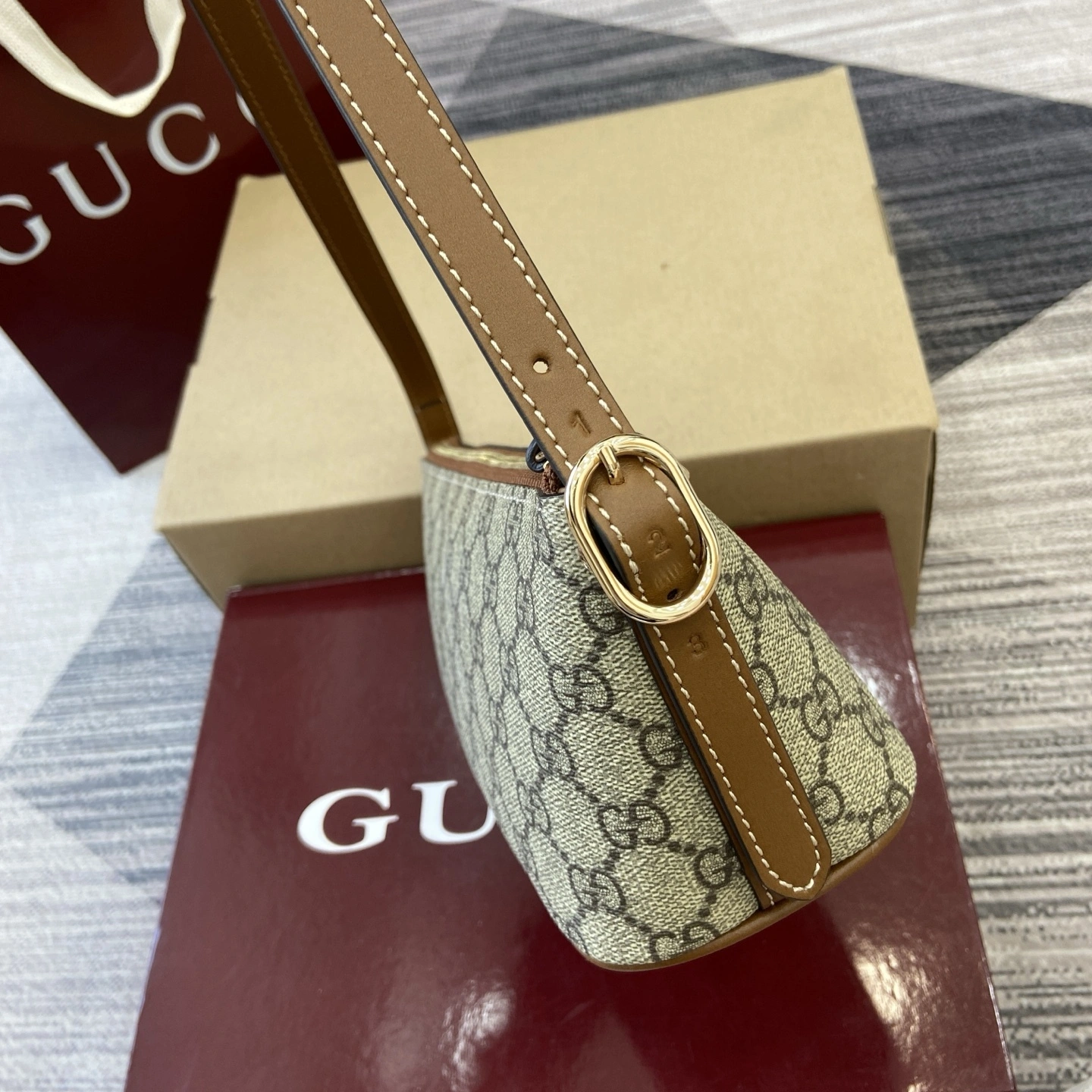 MOMO-- 6u33i 847281-FAEUC-9758 high quality version GG Emblem item:E-B815K1920