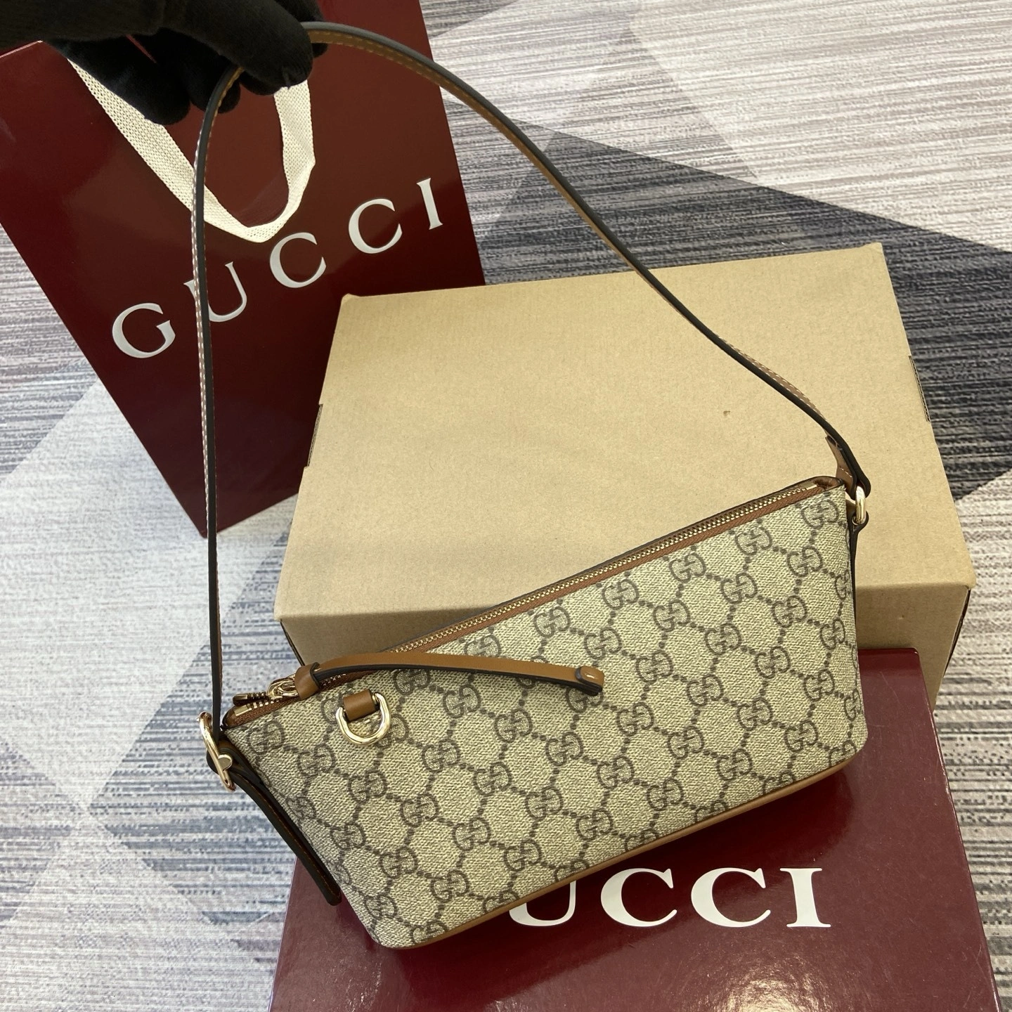 MOMO-- 6u33i 847281-FAEUC-9758 high quality version GG Emblem item:E-B815K1920