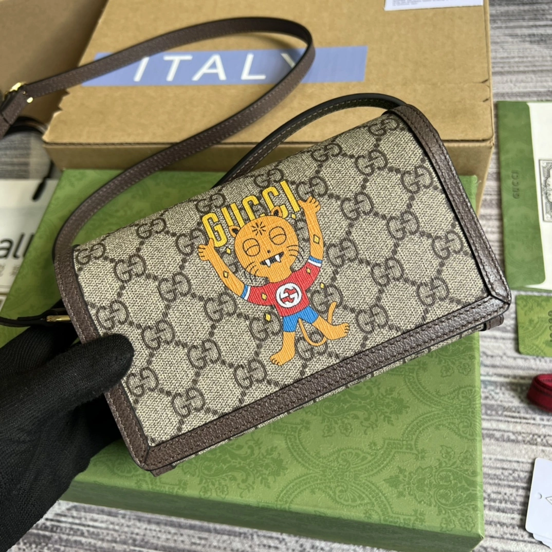 MOMO-- 700733-U1GBG-8679 high quality version item：C-B007F1837R