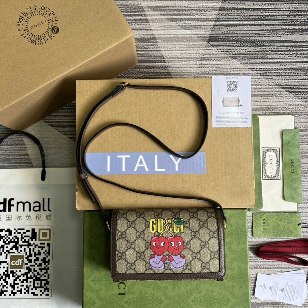 MOMO-- 700733-U5TAG-8679 high quality version item：C-B007F1836R