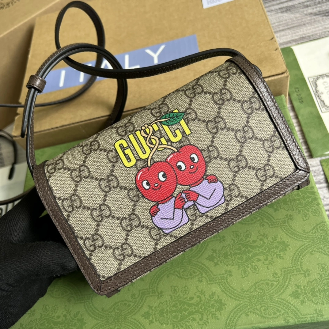 MOMO-- 700733-U5TAG-8679 high quality version item：C-B007F1836R