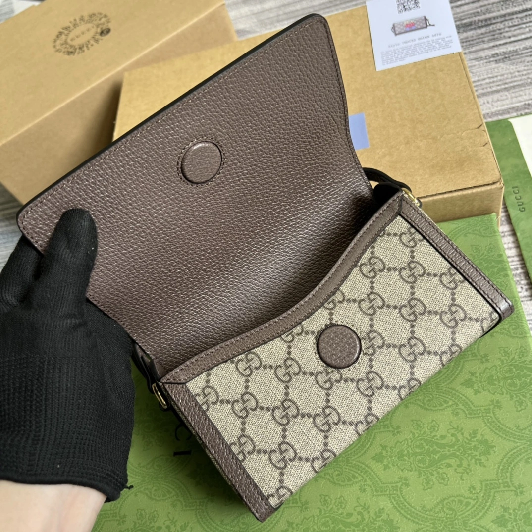 MOMO-- 700733-U5TAG-8679 high quality version item：C-B007F1836R