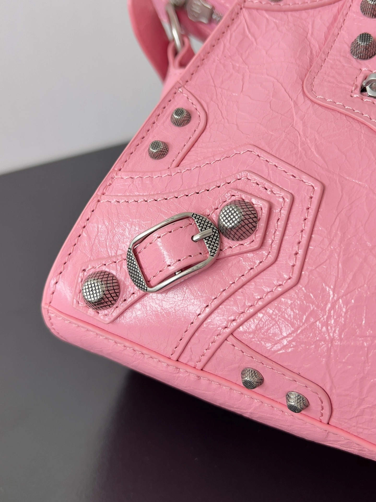 MOMO-- 700940-210B0-5812 Neo cagole sheepskin item:C-B063L0874R