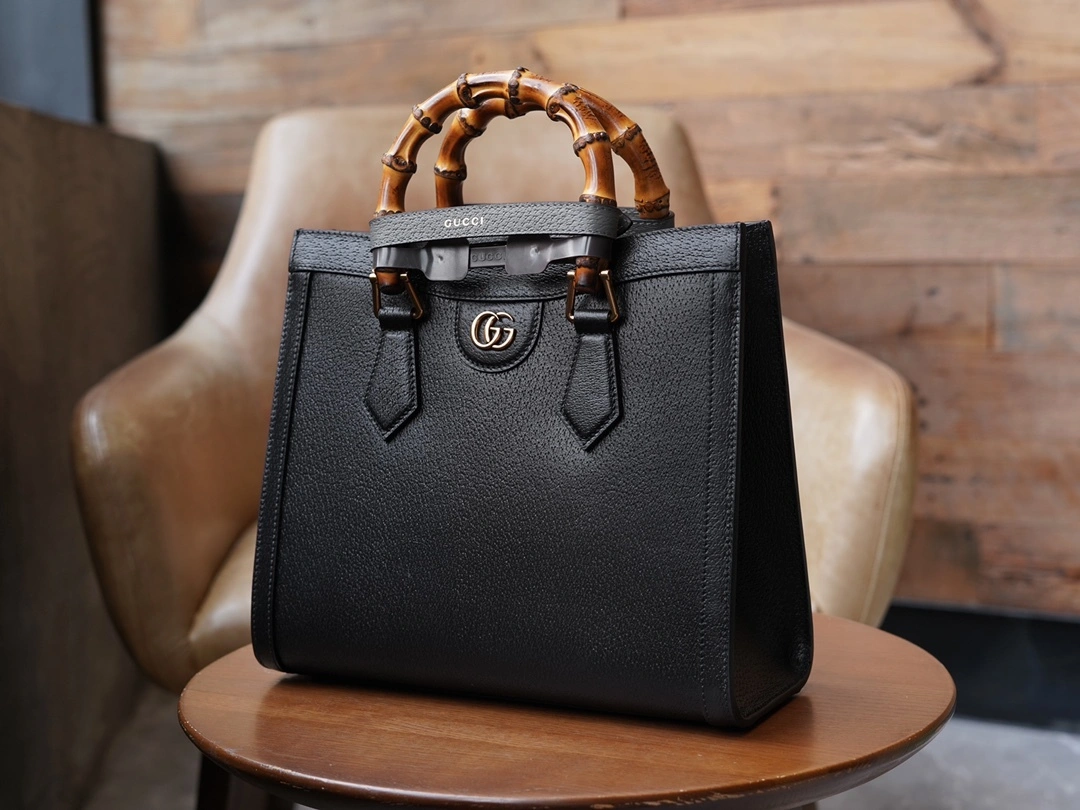 MOMO-- 702721-U3ZDT-1260 high quality version item：C-B461H1051Q