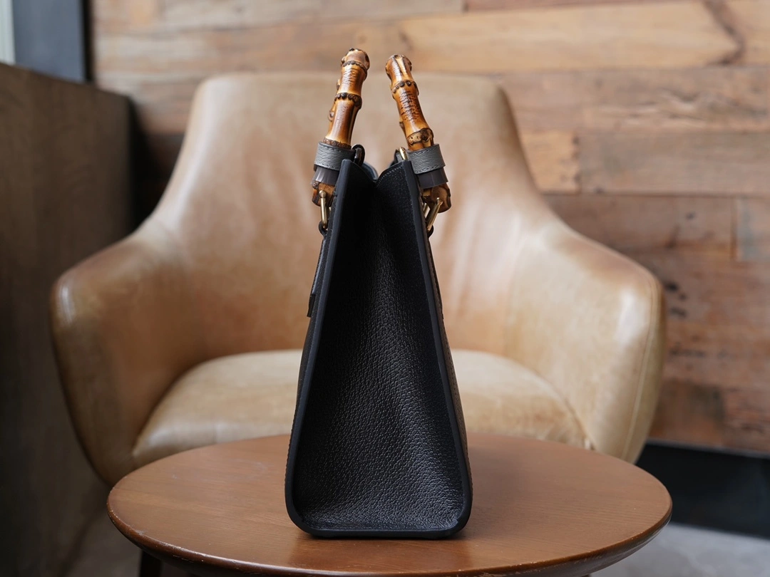 MOMO-- 702721-U3ZDT-1260 high quality version item：C-B461H1051Q