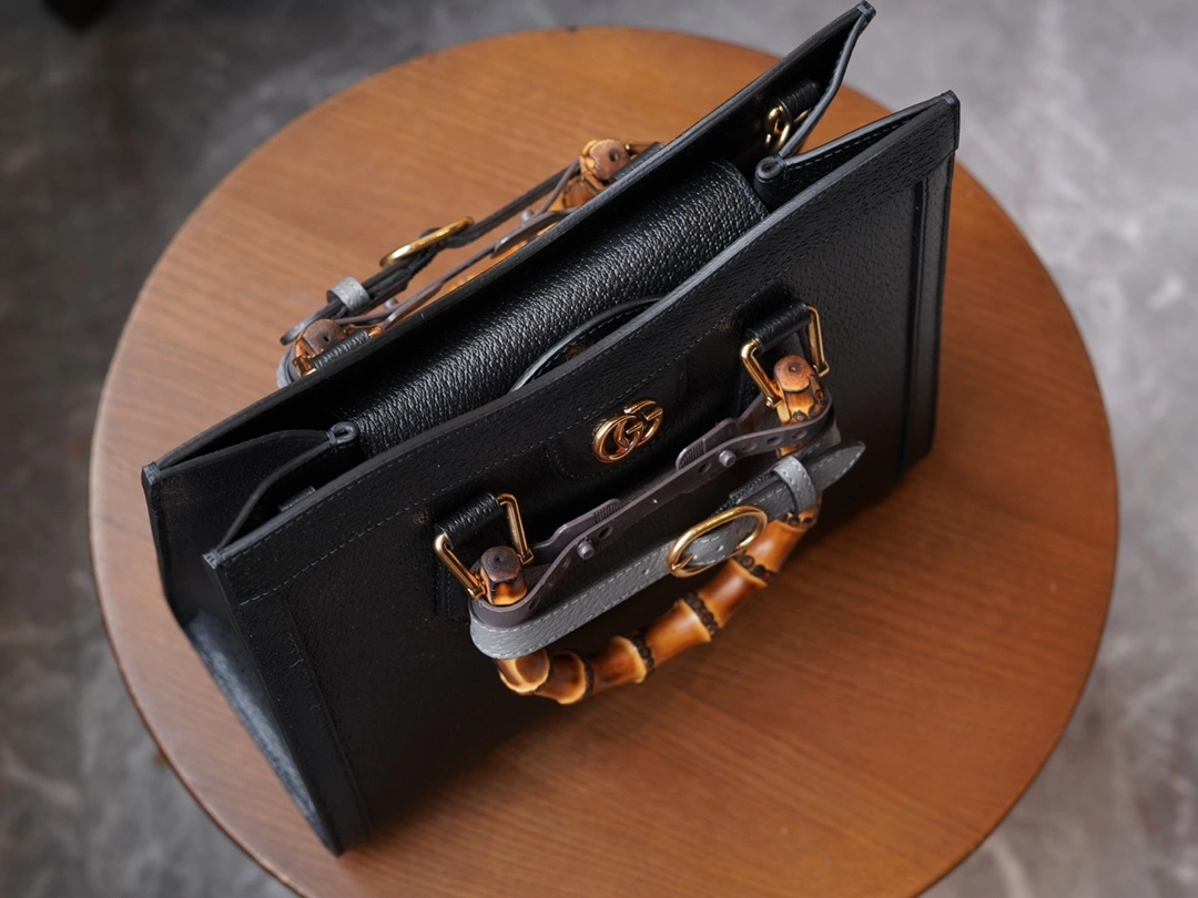 MOMO-- 702721-U3ZDT-1260 high quality version item：C-B461H1051Q