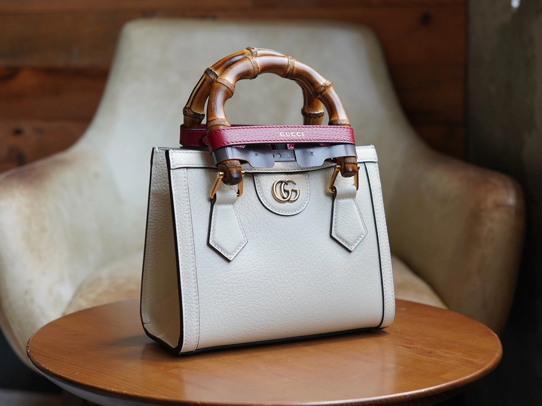 MOMO-- 702732-U3ZDT-9196 high quality version item：C-B461H1049Q