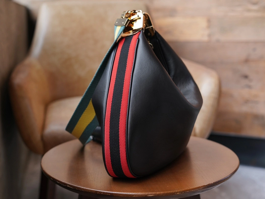 MOMO-- 702823-UXWBG-1037 2Colour high quality version item：C-B461H1619Q-2