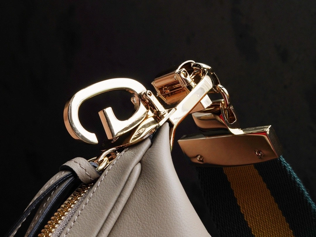 MOMO-- 702823-UXWBG-1037 2Colour high quality version item：C-B461H1619Q-2
