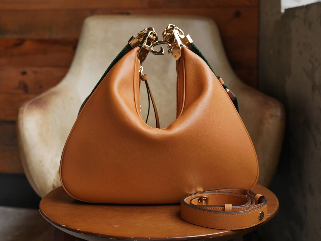 MOMO-- 702823-UXWBG-3171 high quality version item：C-B461H1618Q
