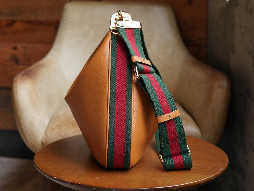 MOMO-- 702823-UXWBG-3171 high quality version item：C-B461H1618Q