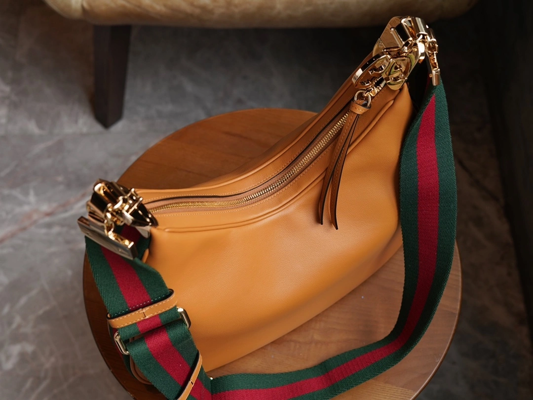 MOMO-- 702823-UXWBG-3171 high quality version item：C-B461H1618Q