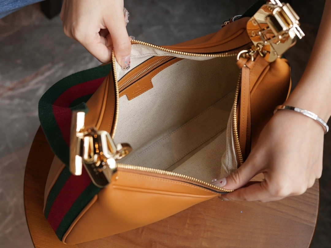 MOMO-- 702823-UXWBG-3171 high quality version item：C-B461H1618Q
