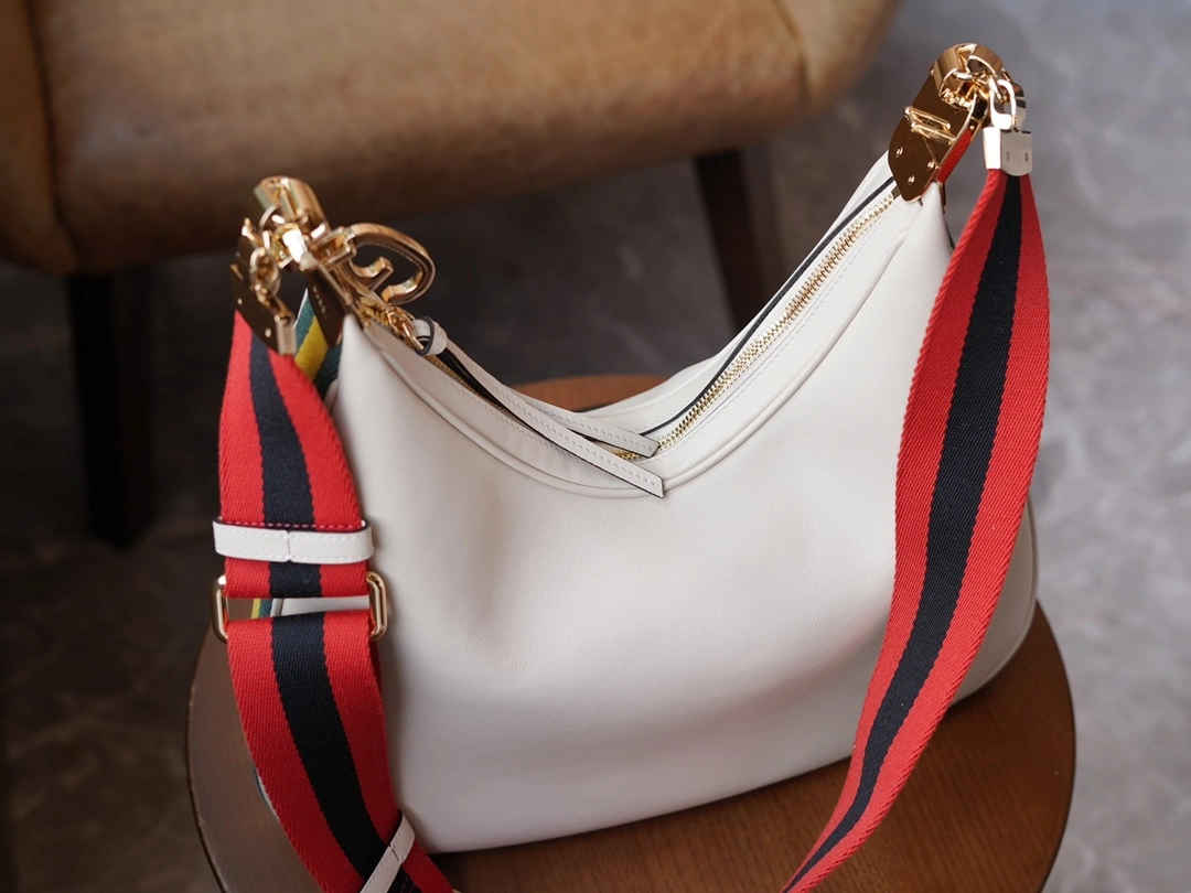 MOMO-- 702823-UXWBG-9109 high quality version item：C-B461H1617Q