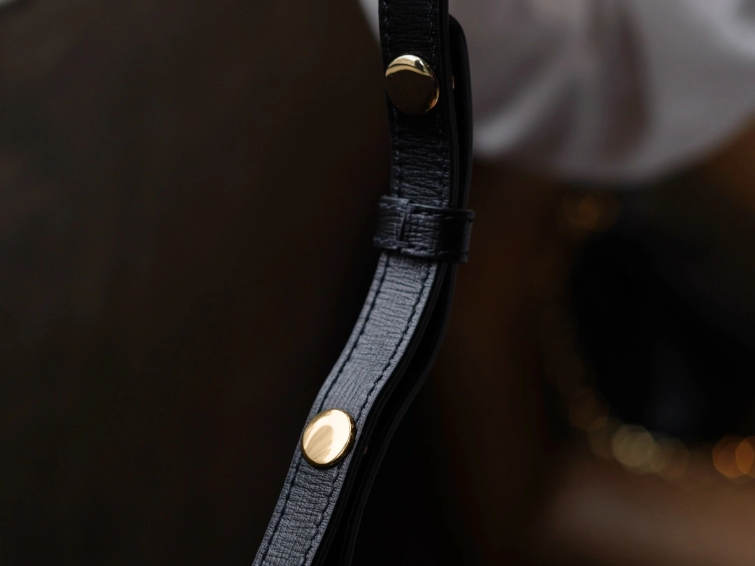 MOMO-- 703848 AAA7G 1000 703848-1DB0G-1000 high quality version item：C-B461H1107Q