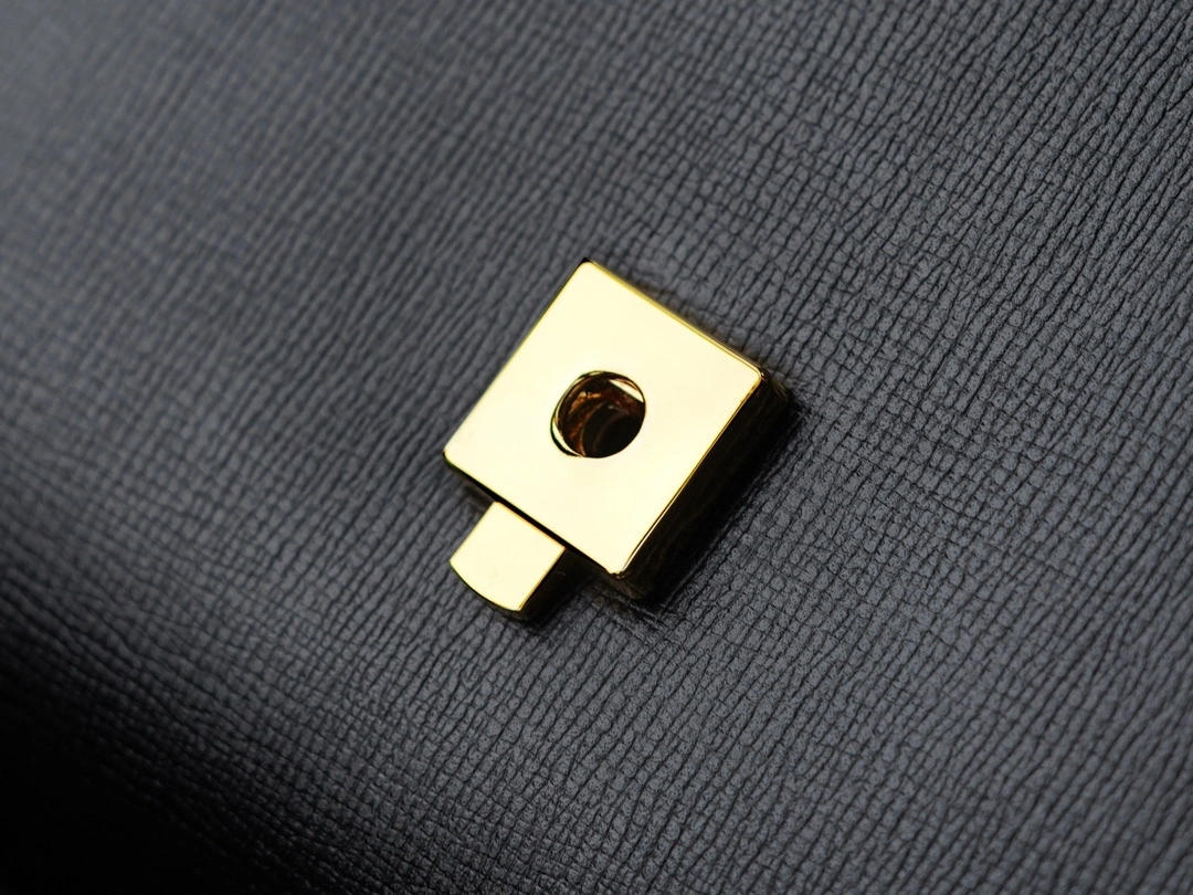MOMO-- 703848 AAA7G 1000 703848-1DB0G-1000 high quality version item：C-B461H1107Q