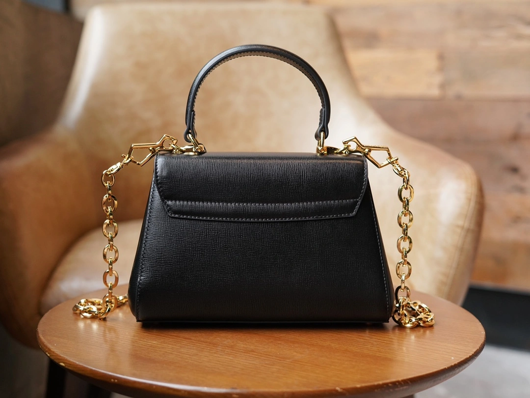 MOMO-- 703848 AAA7G 1000 703848-1DB0G-1000 high quality version item：C-B461H1107Q