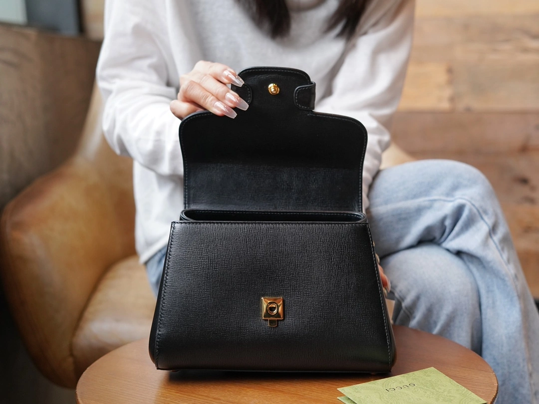 MOMO-- 703848 AAA7G 1000 703848-1DB0G-1000 high quality version item：C-B461H1107Q