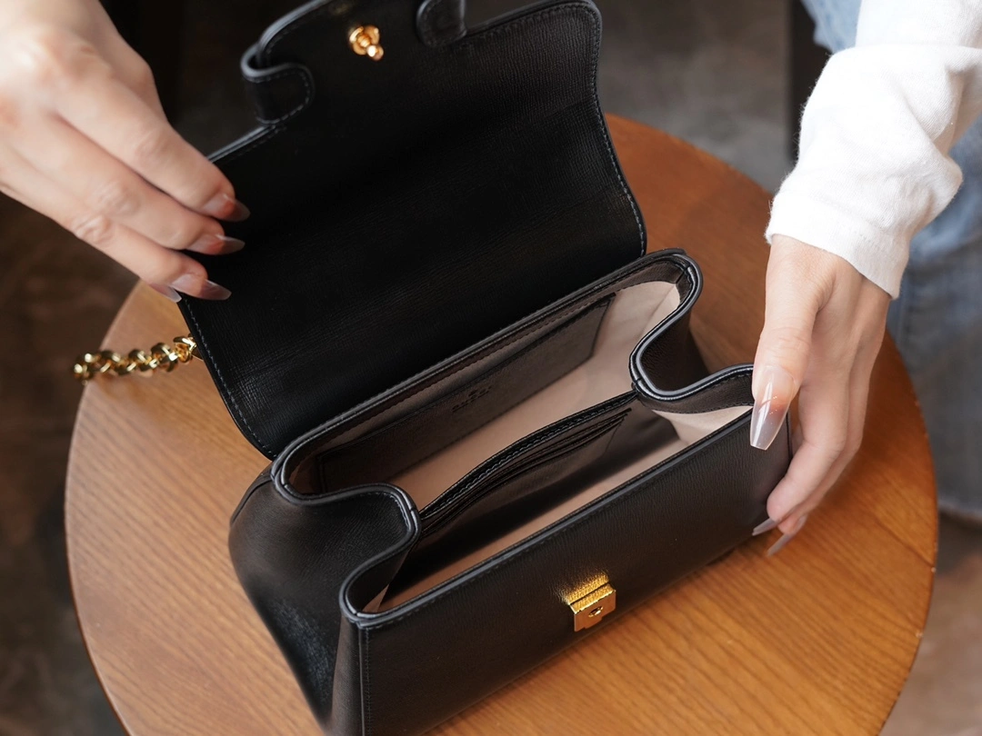 MOMO-- 703848 AAA7G 1000 703848-1DB0G-1000 high quality version item：C-B461H1107Q