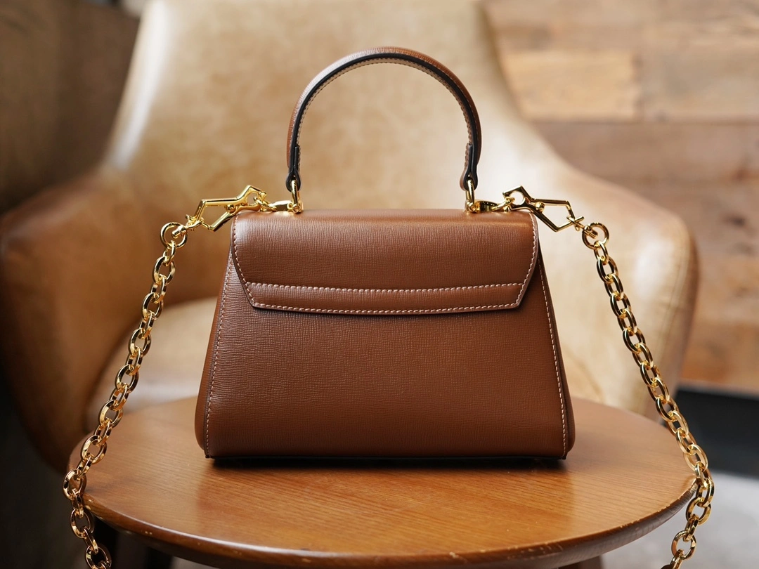 MOMO-- 703848-AAA7G-2361 high quality version item：C-B461H1105Q