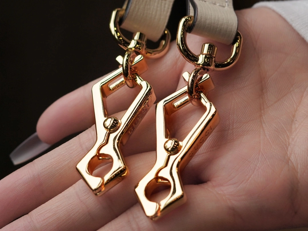 MOMO-- 703848-AAA7G-9022 high quality version item：C-B461H1106Q