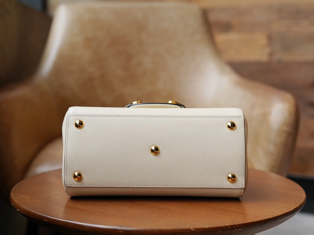 MOMO-- 703848-AAA7G-9022 high quality version item：C-B461H1106Q