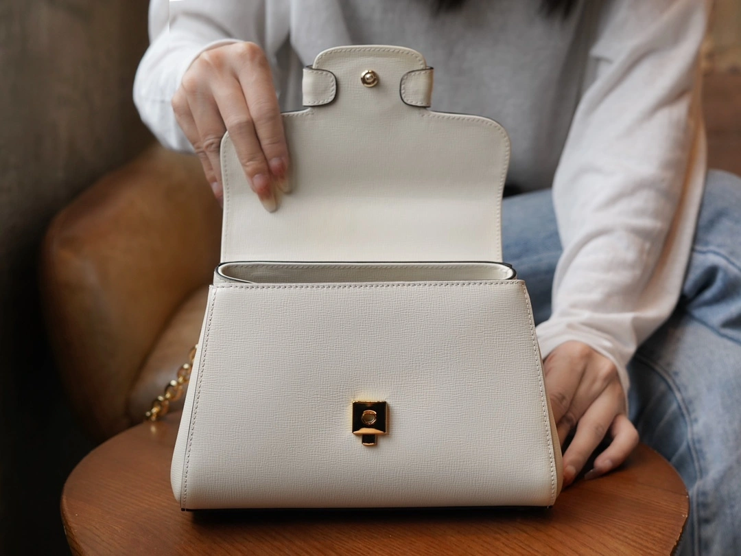 MOMO-- 703848-AAA7G-9022 high quality version item：C-B461H1106Q