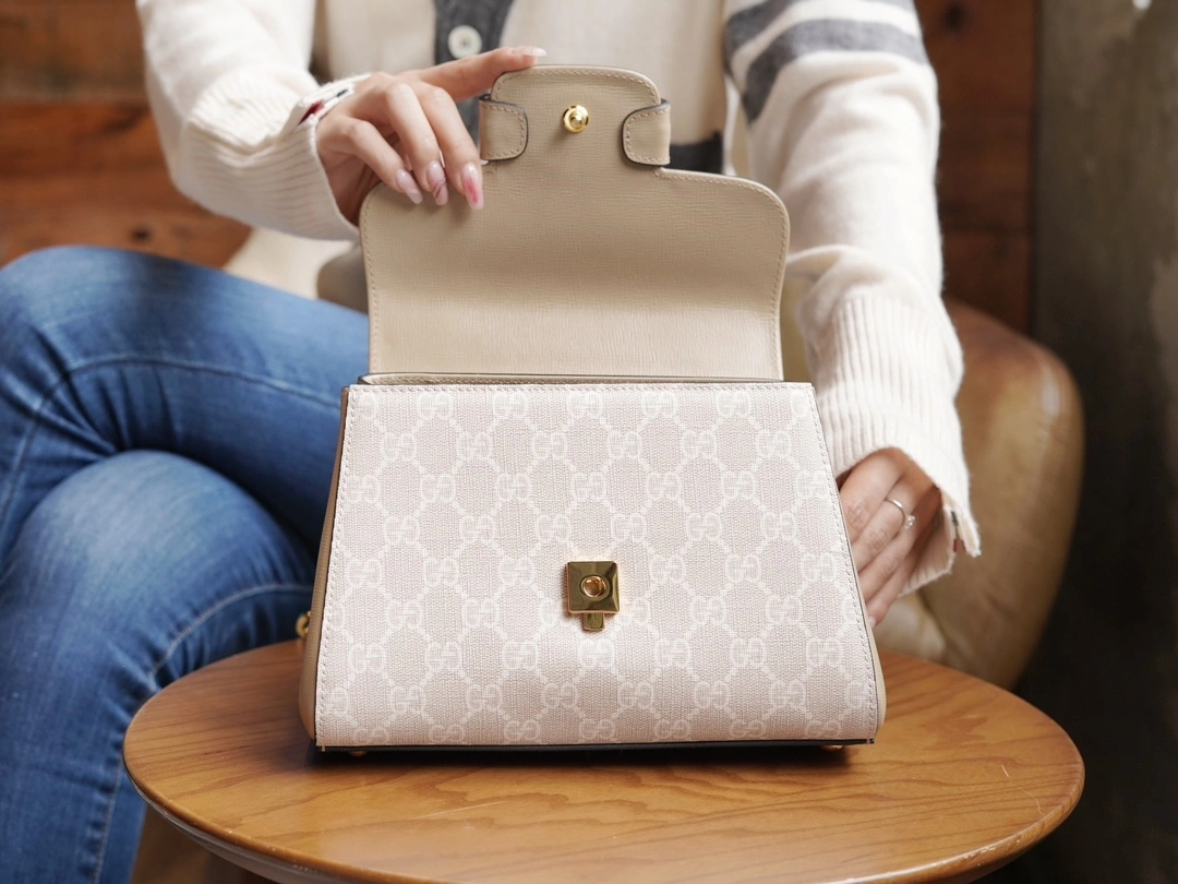 MOMO-- 703848-FABLN-9897 high quality version item：C-B461H1114Q