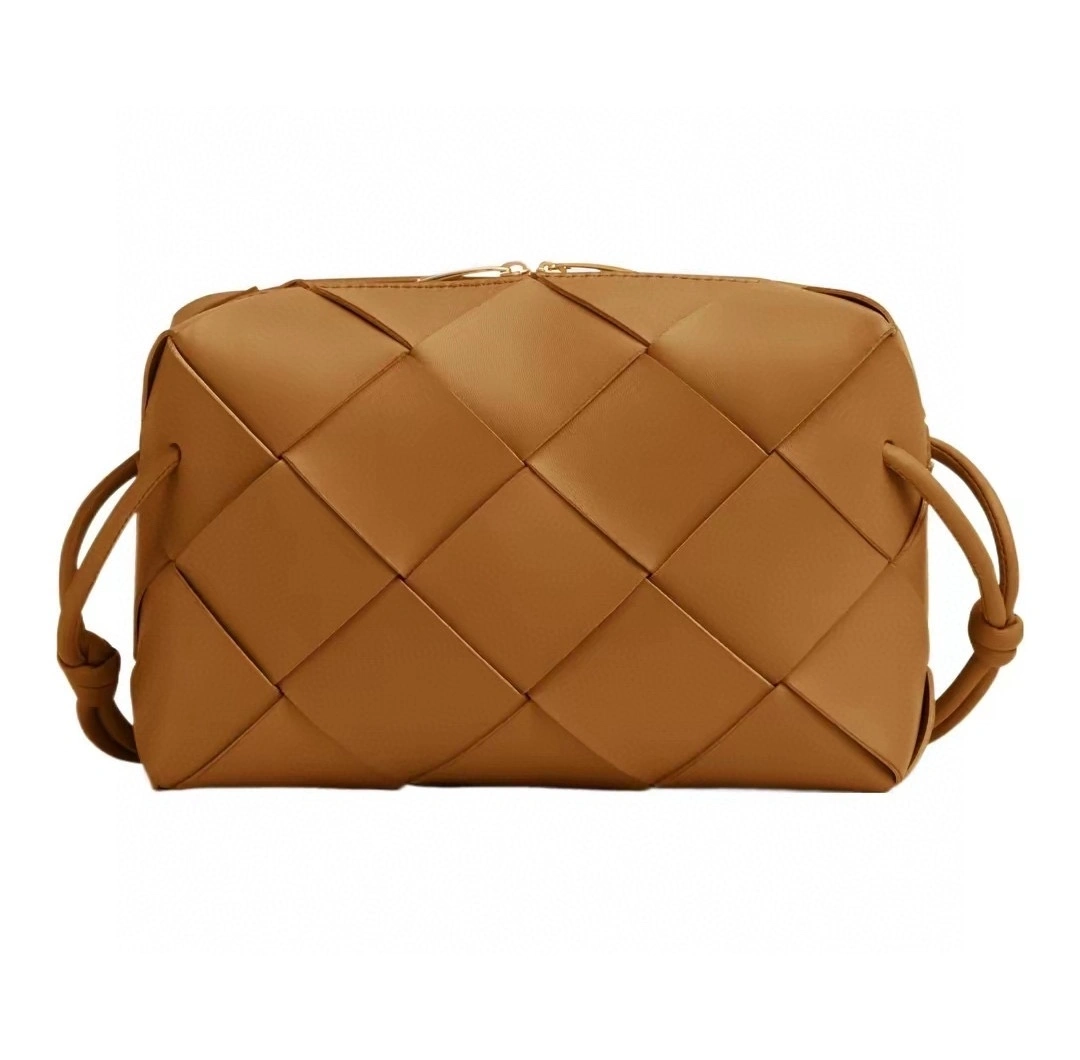 MOMO-- 709417VCQC22593 item:C-B000L0843R