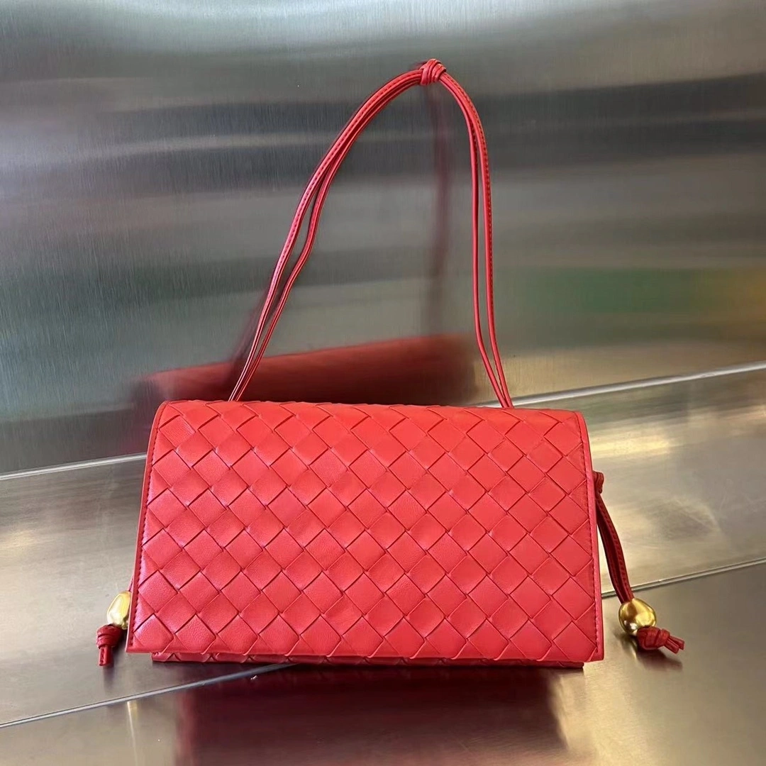MOMO-- 717435VCPP36390 item：C-B063G3102R