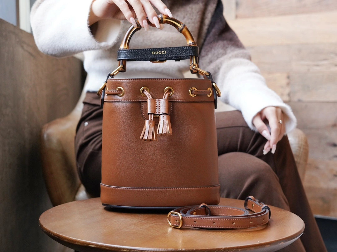 MOMO-- 724667-UAAAY-2548 high quality version item：C-B461H1130Q