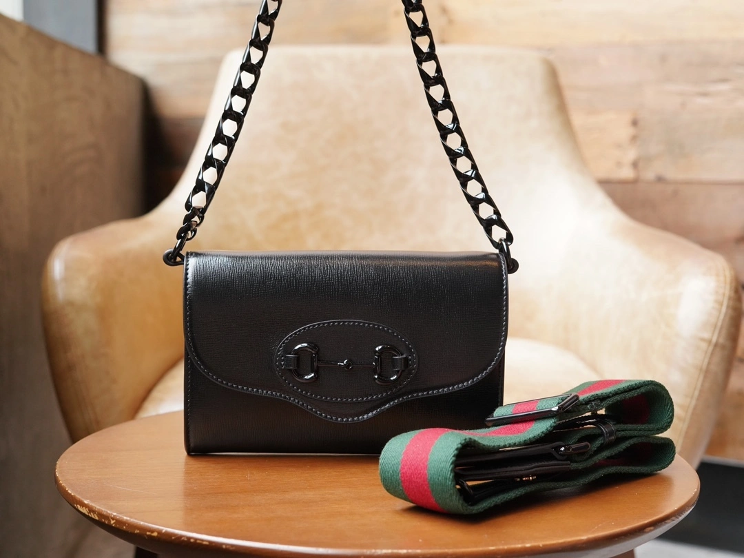 MOMO-- 724713-AABE1-1060 item：C-B461H1085Q